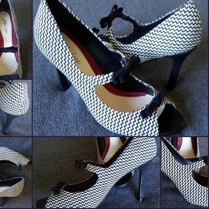 Lela Rose ZigZag Herringbone Twin Bow Pumps Size 9